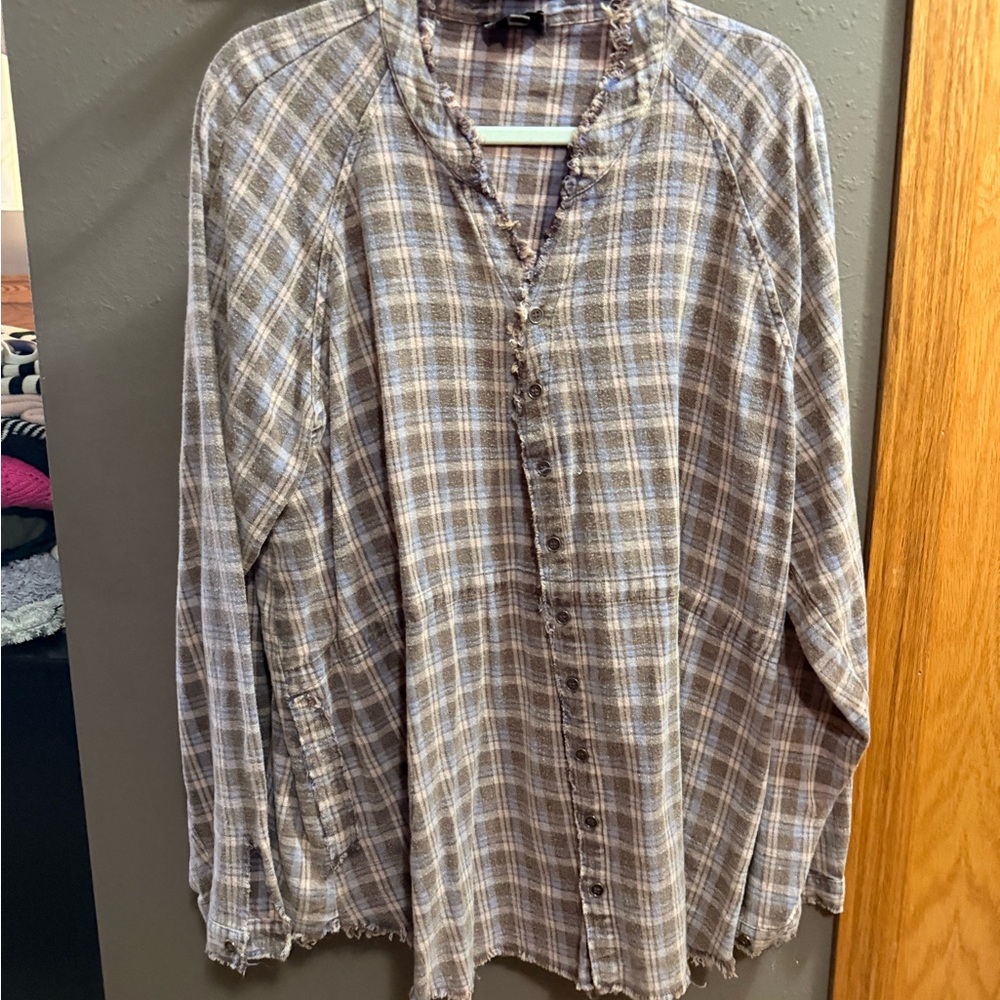 Casual Plaid Button-Down Shirt in Brown and Gray